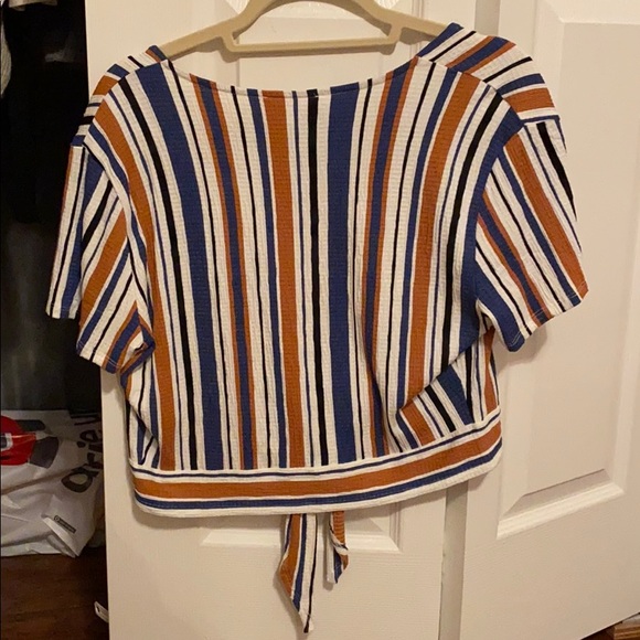 striped open front tee - Picture 2 of 2